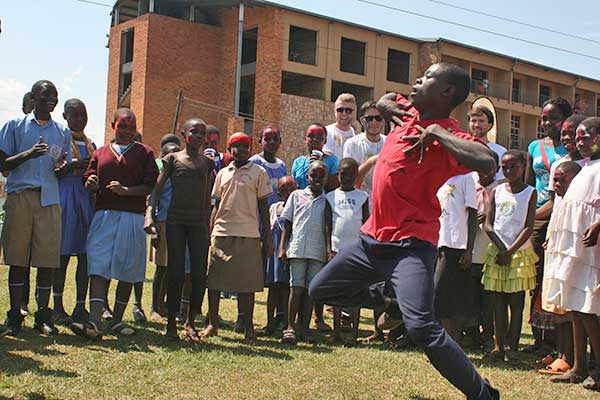 color-fest-uganda-dance-time