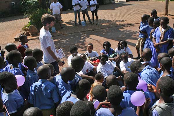 color-fest-uganda-prison-cell