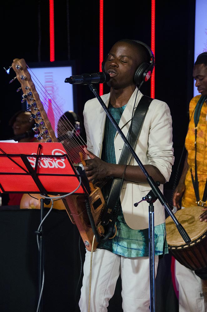 JOEL-PERFORMING-2